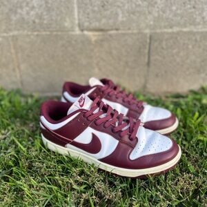 Used Nike Dunks Men’s size 11.